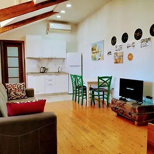 https://central-loft.hotels-in-tirana.com
