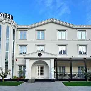 Reign Hotel